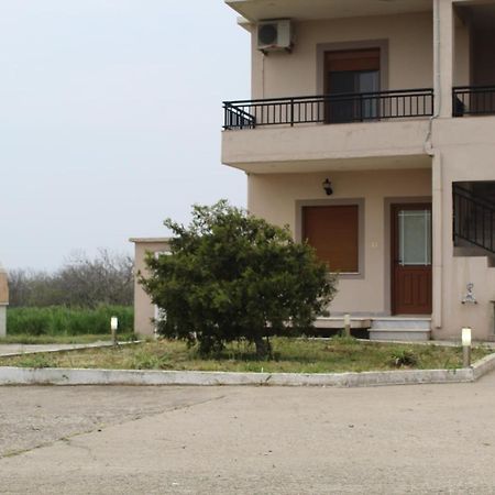 Vakis Apartments Romanon Esterno foto