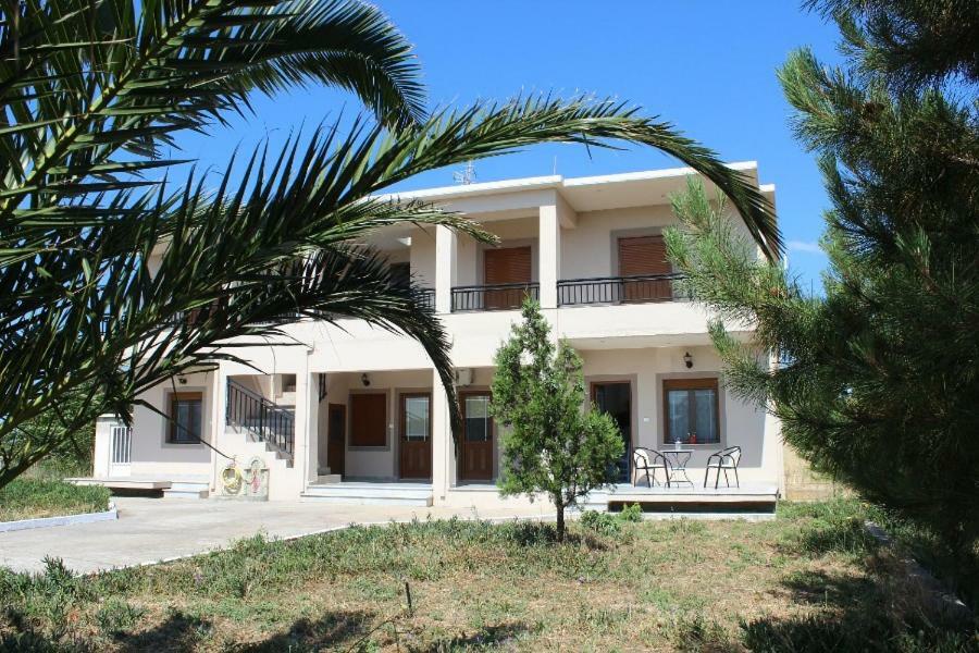 Vakis Apartments Romanon Esterno foto
