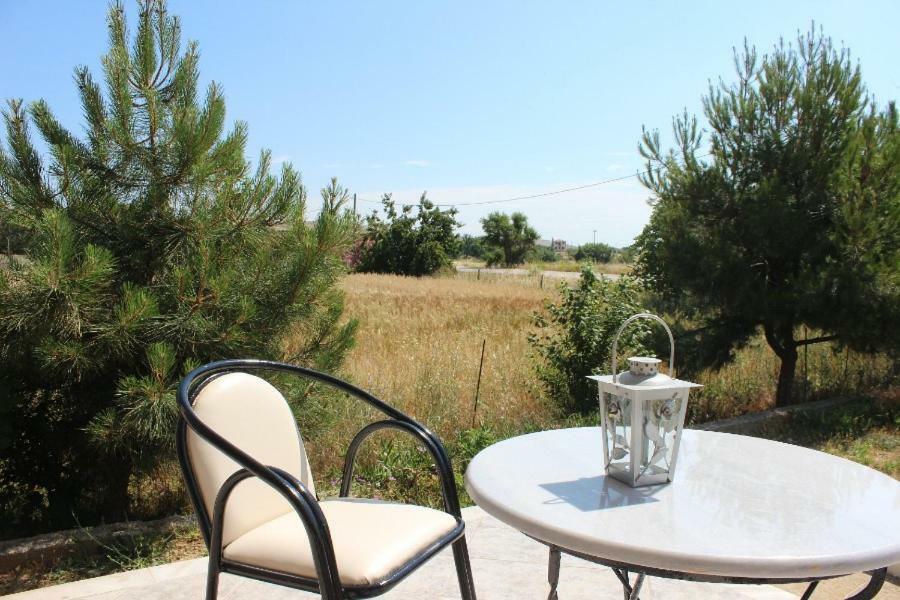 Vakis Apartments Romanon Esterno foto