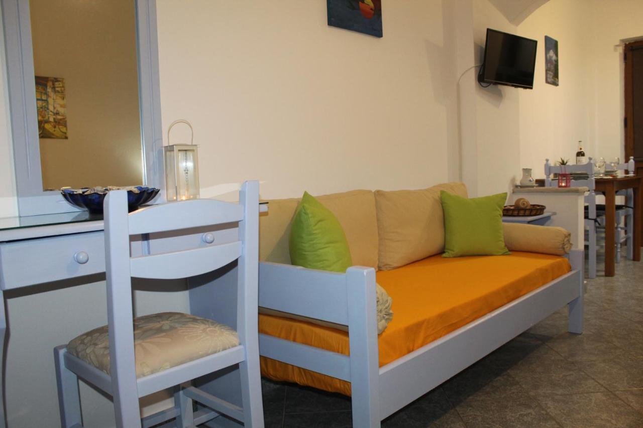 Vakis Apartments Romanon Esterno foto