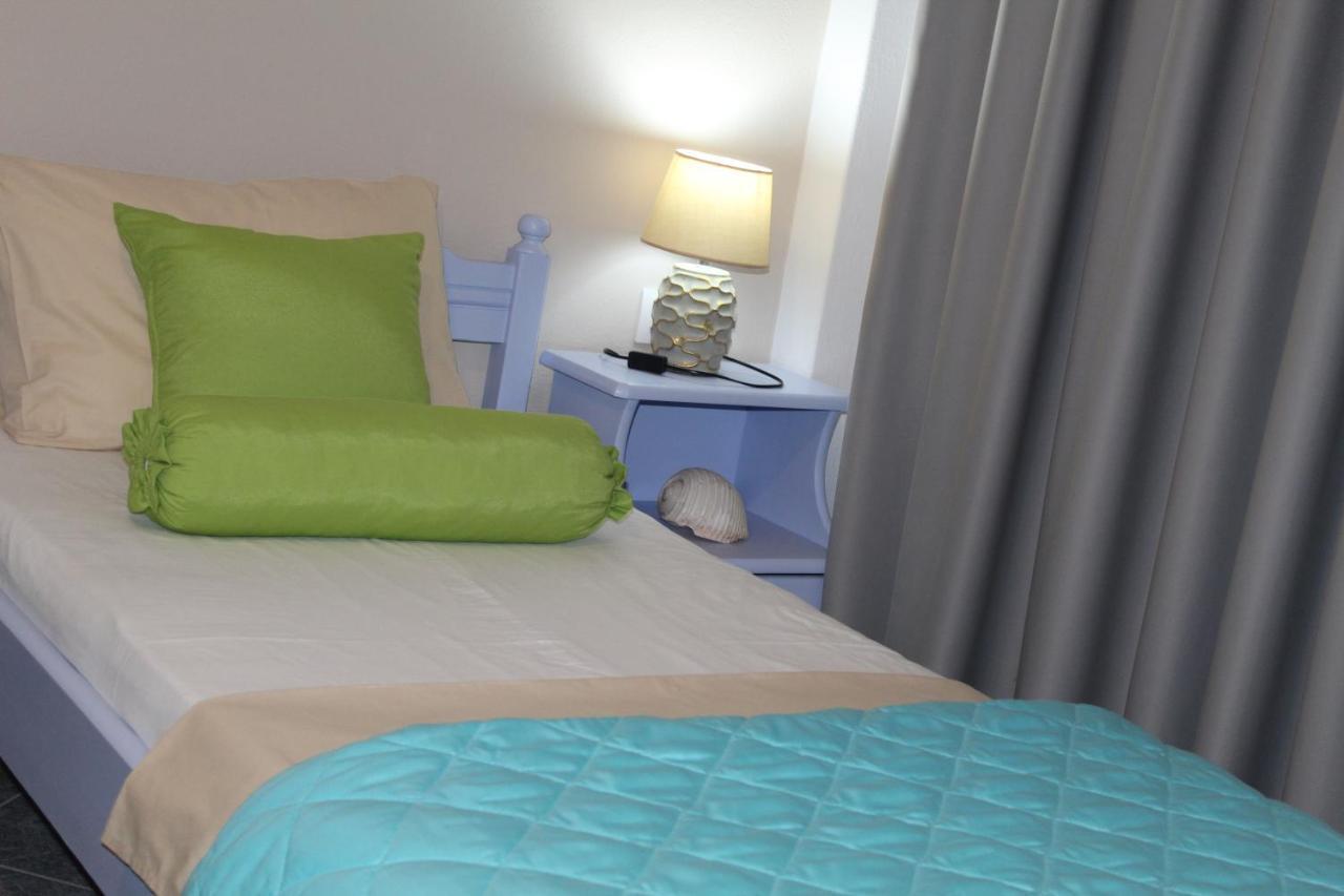 Vakis Apartments Romanon Esterno foto